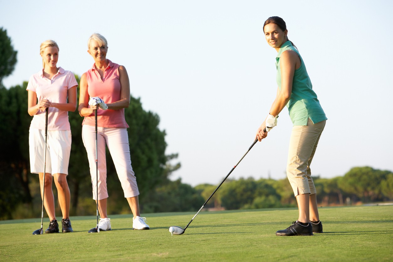 three-women-playing-golf